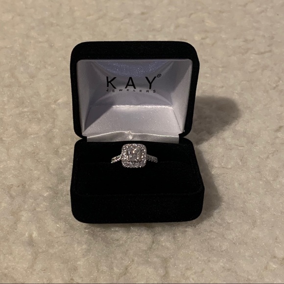 Neil Lane Engagement Ring 2 CT tw - Picture 8 of 9